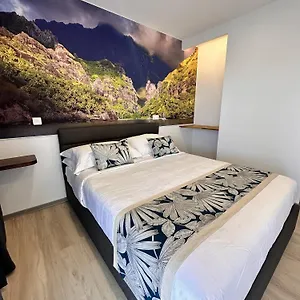 Gasthof Ononui Airport, Ocean-view, Private Bathroom And Balcony, Free Wifi And Parking, On-site Car, Faaa